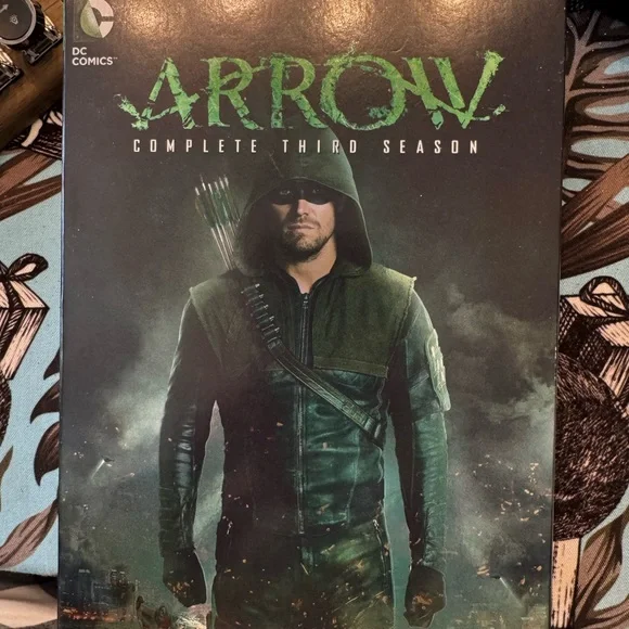 Arrow Complete Seasons 1-4 DVD Set - Picture 4 of 5